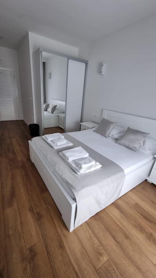 Elan Luxury Apartments & Rooms Plav Esterno foto